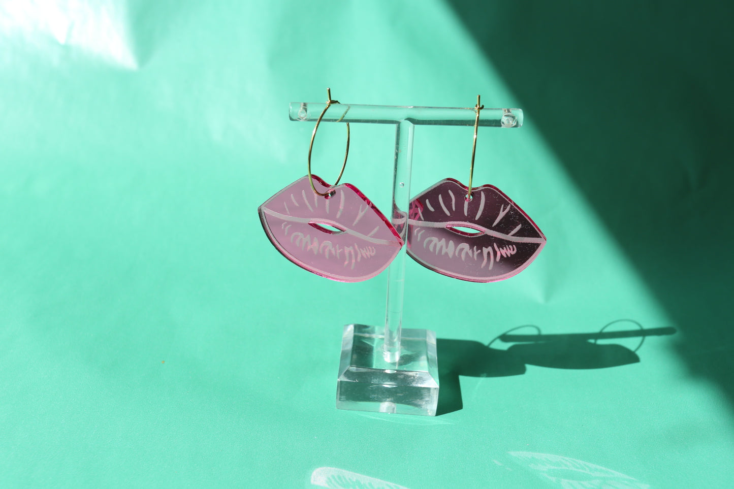 Pucker Hanging Earring