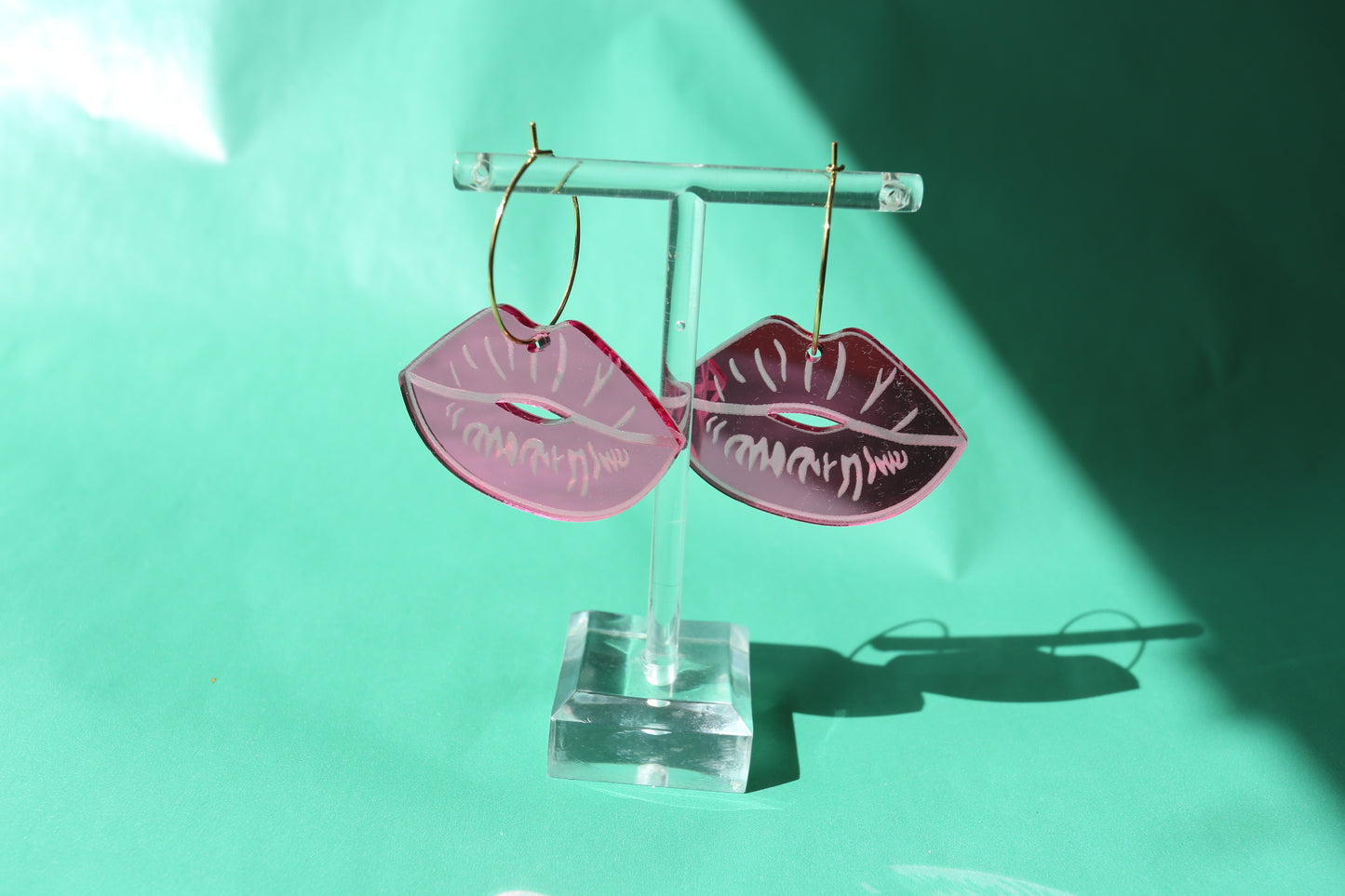 Pucker Hanging Earring